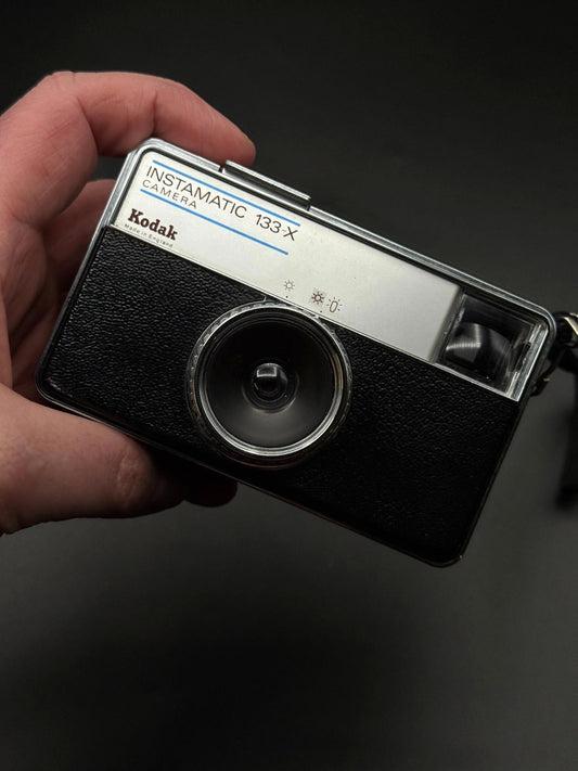 Vintage 1960's Kodak Instamatic 133-X 126 Film Camera - Working (B111)