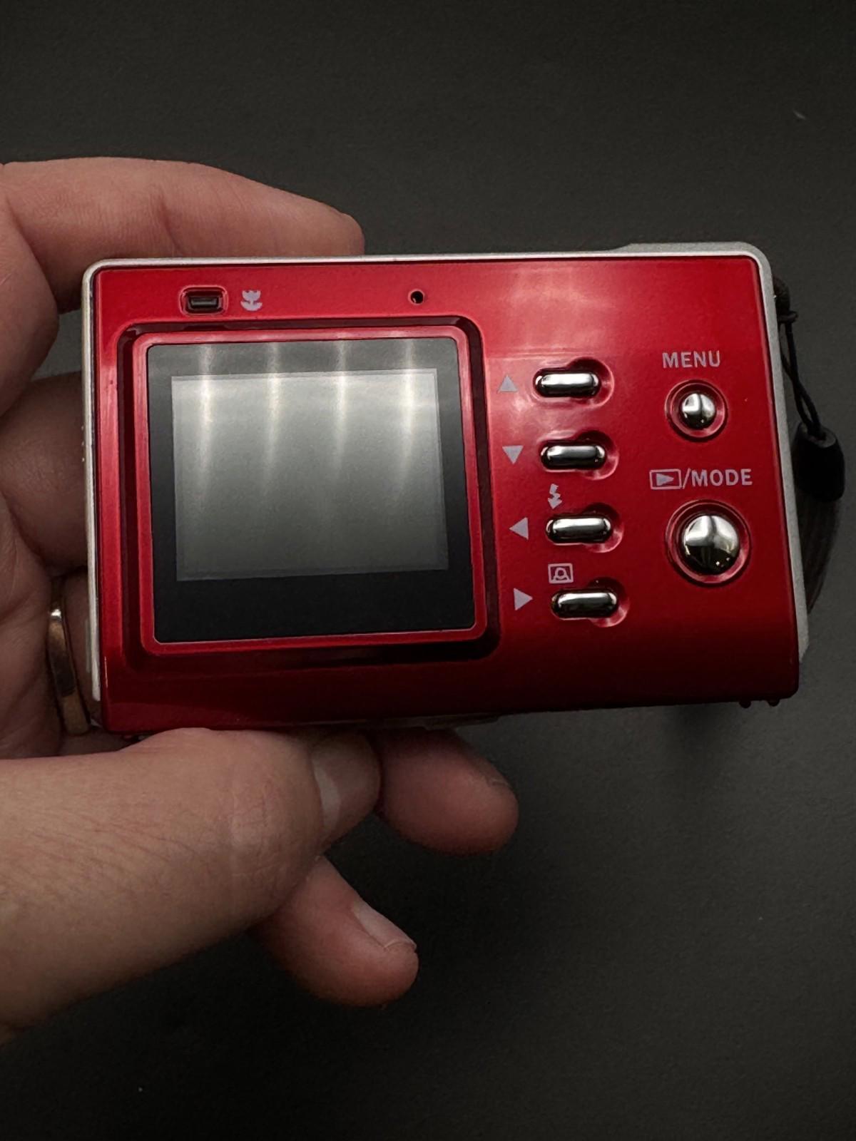 Vivitar Vivicam 3188 Red Digital Camera 3.1MP - Box, Case + Batteries - Working