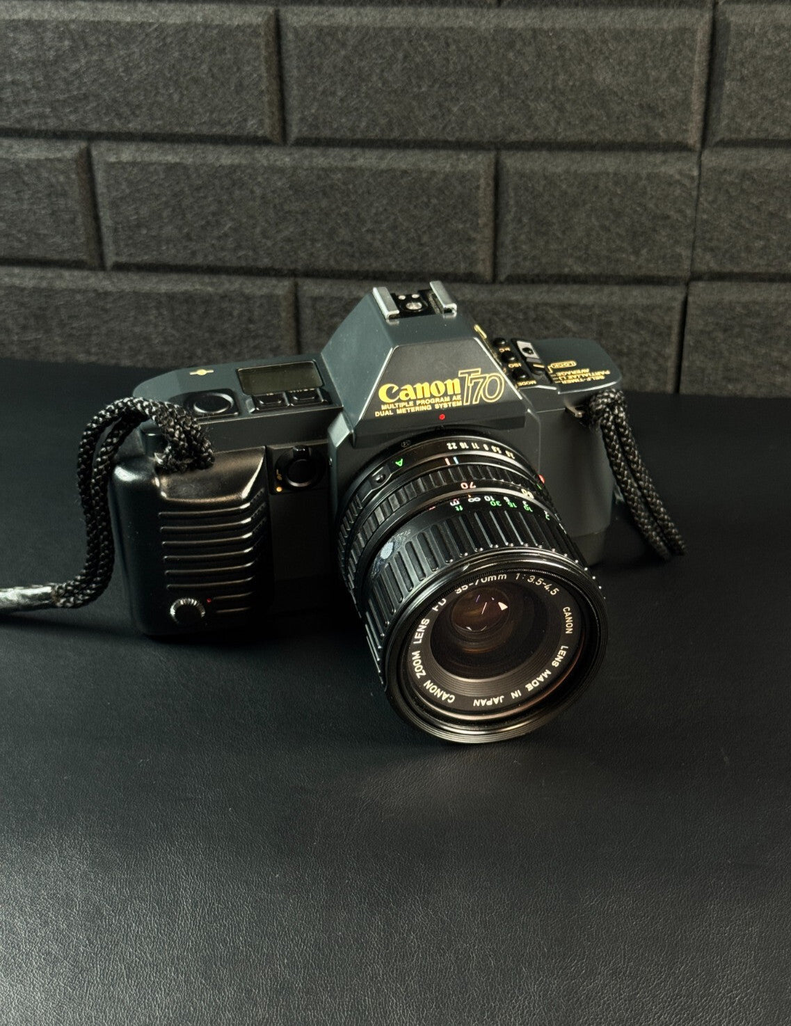 Canon T70 1980's 35mm SLR Film Camera + FD 35-70mm Zoom Lens - Tested & Working