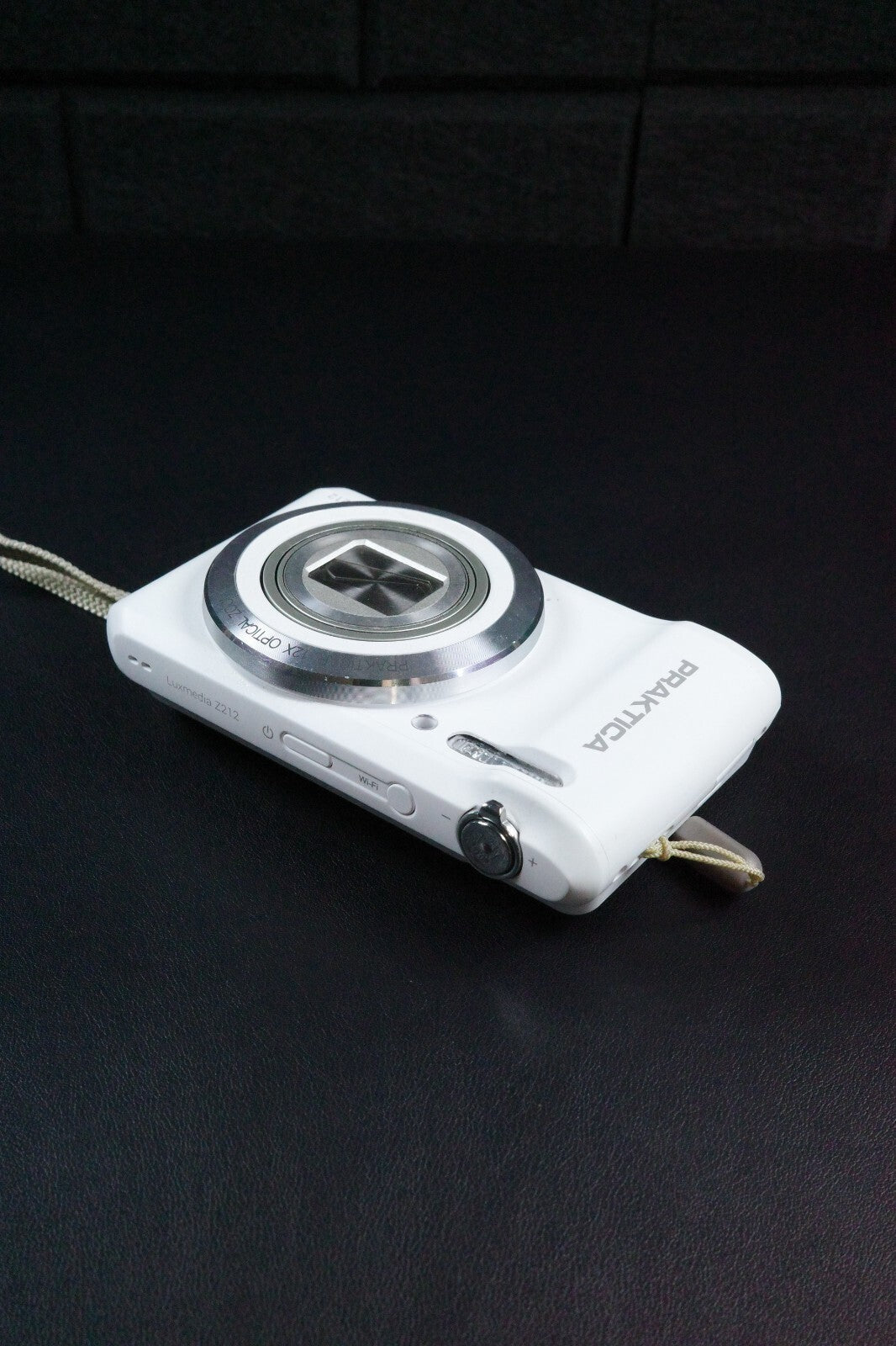 Praktica Luxmedia Z212 20MP Digital Camera – White + Battery - Tested & Working