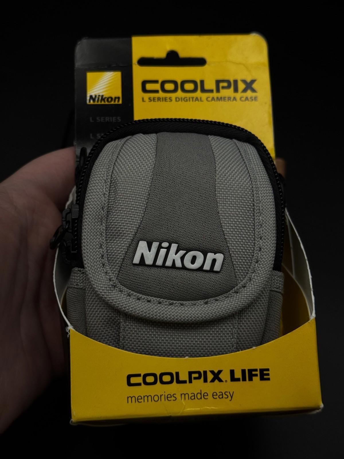 Vivitar Digital Camera Vivicam 5022 5.1MP + Case & Batteries - Fully Working