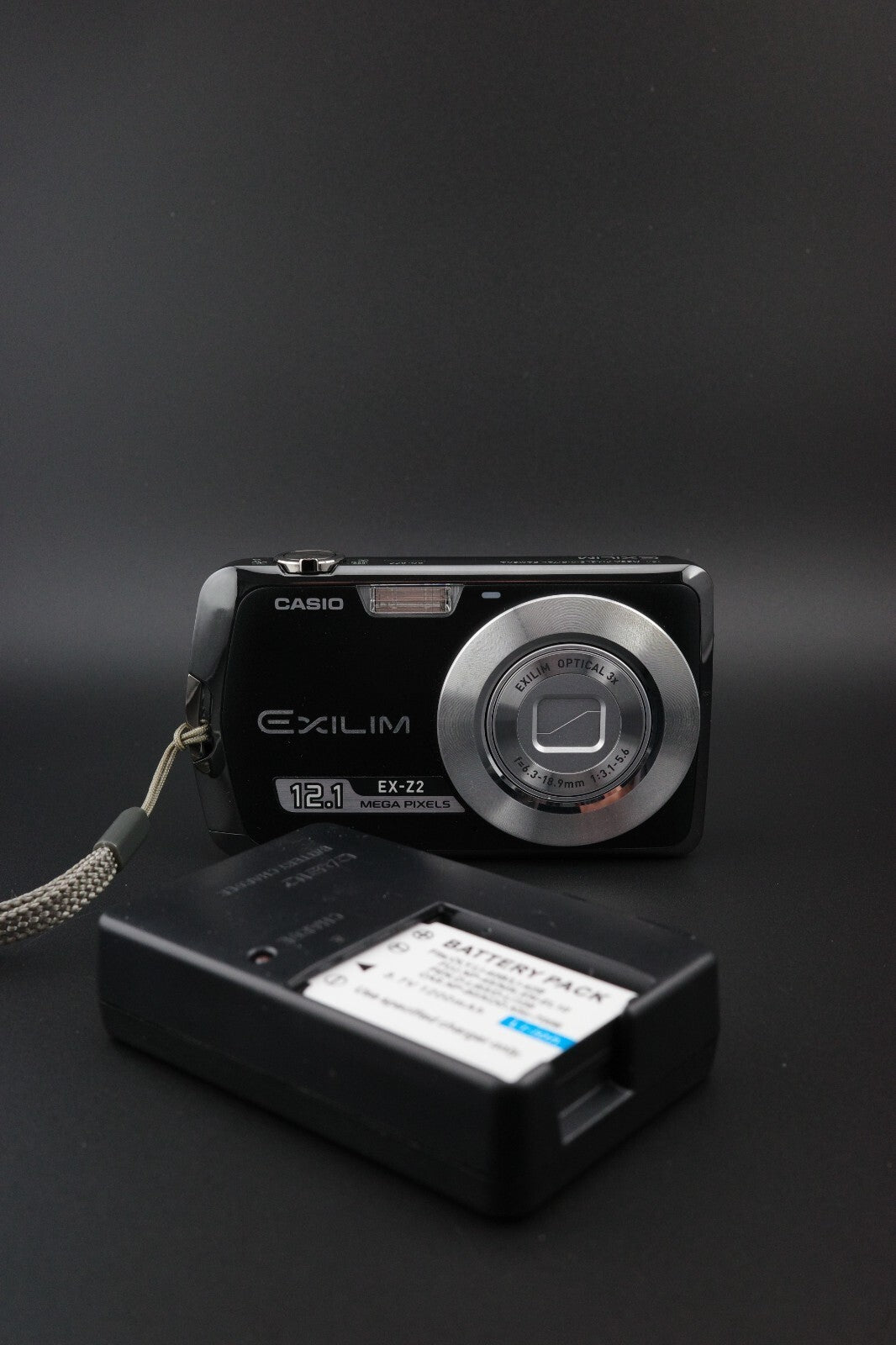 Casio Exilim EX-Z2 12.1MP Digital Camera Boxed + Charger & New Battery - Working