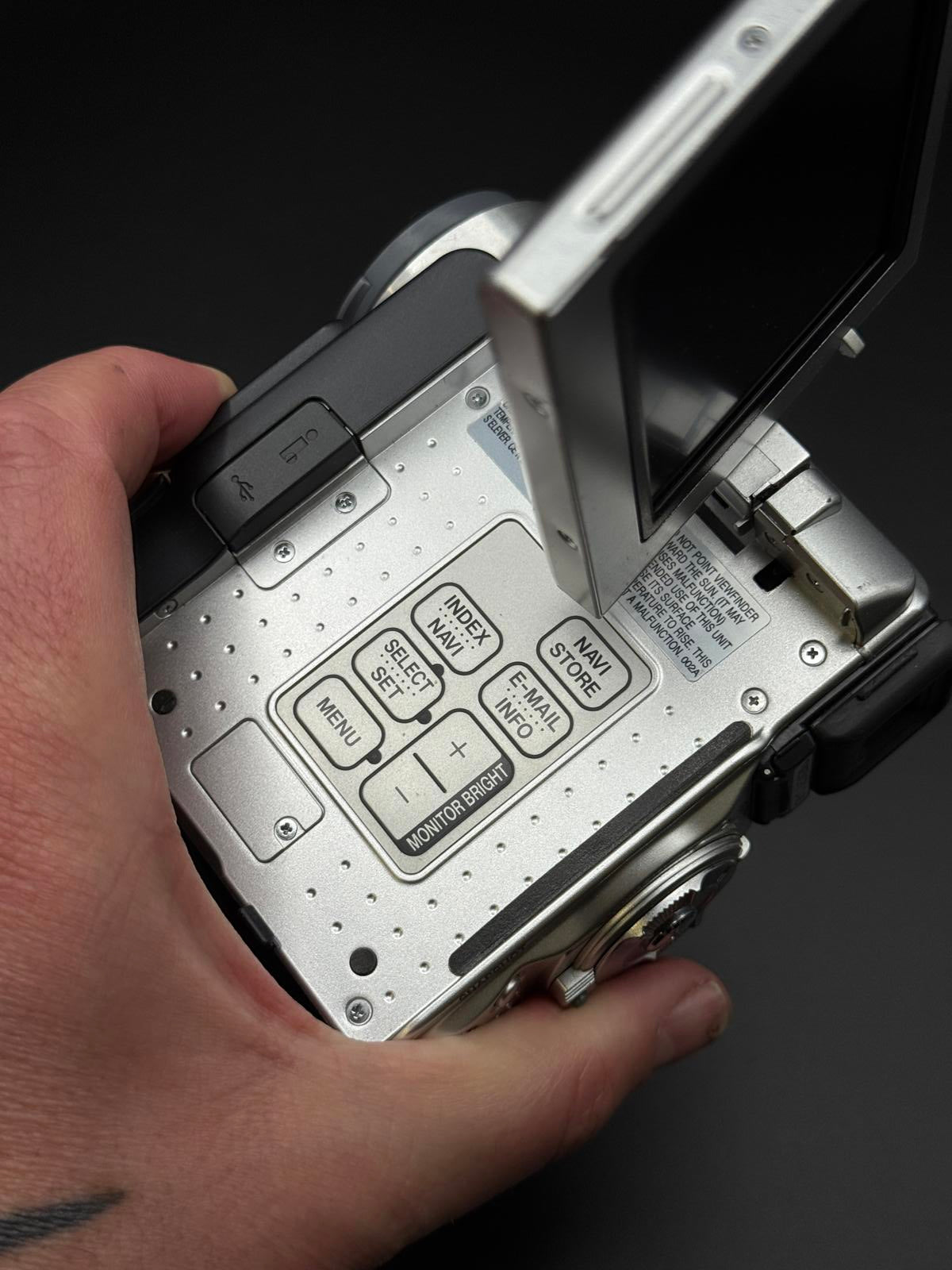 JVC GR-DX95EK Handheld MiniDV Camcorder Silver - Untested