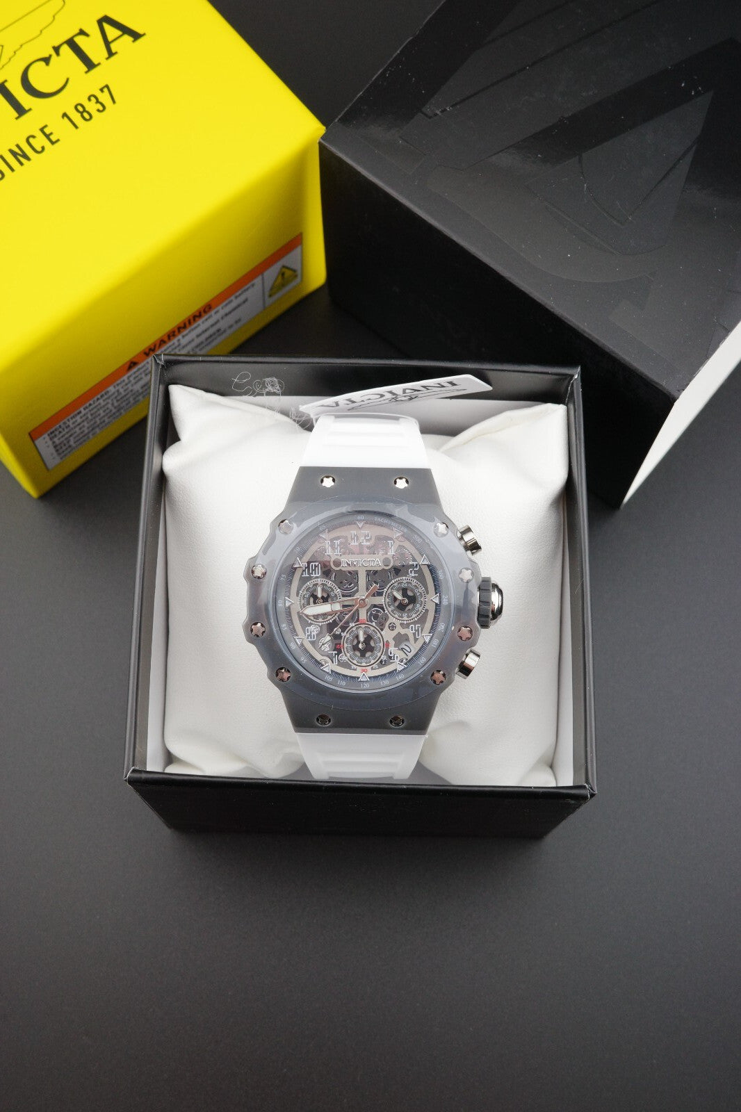 Invicta Racing Valyron 69618 Unisex Watch 41mm White / Grey - Brand New & Boxed