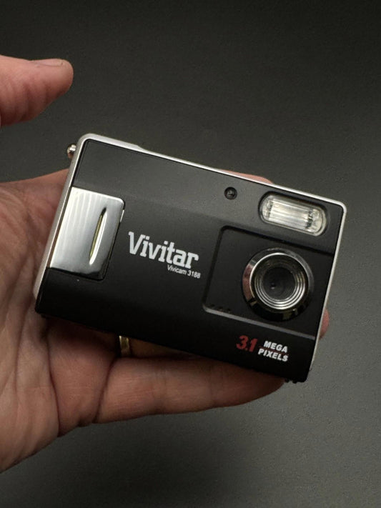 Vivitar Vivicam 3188 3.1MP Compact Digital Camera + Batteries - Boxed & Working