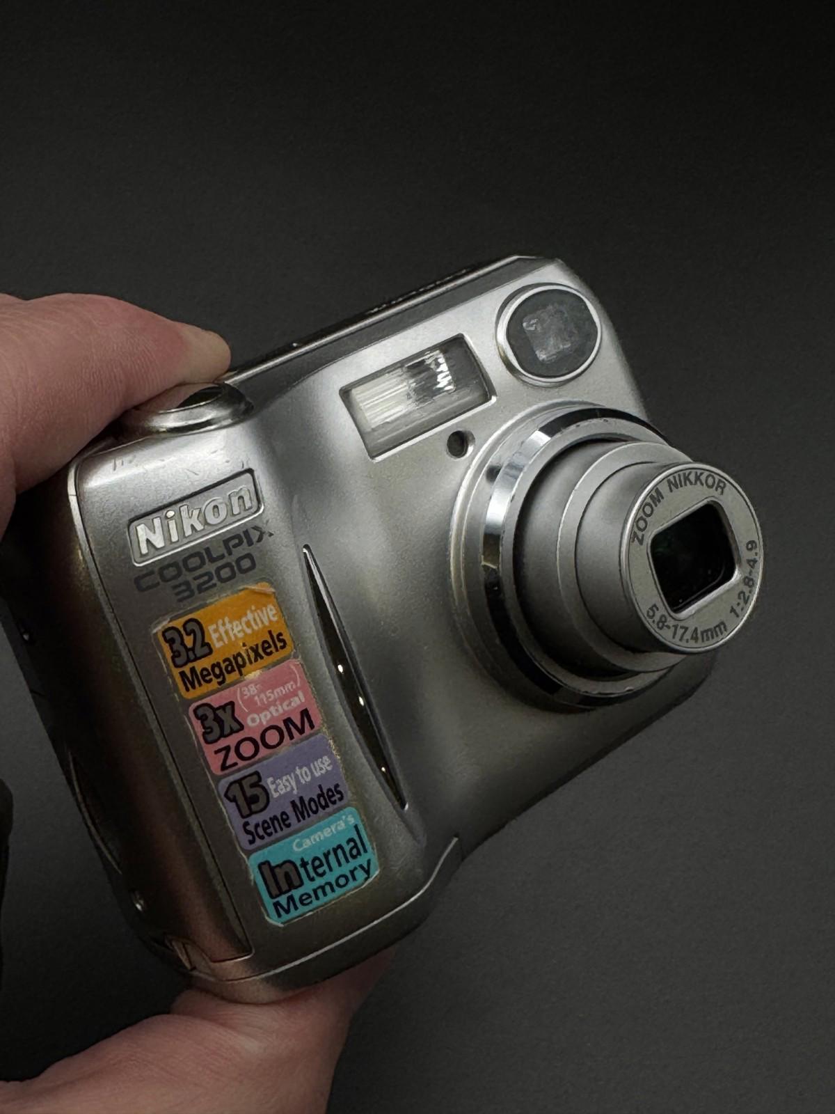 Nikon COOLPIX 3200 3.2MP Digital Camera + Box, Case, Card & Batteries - Working