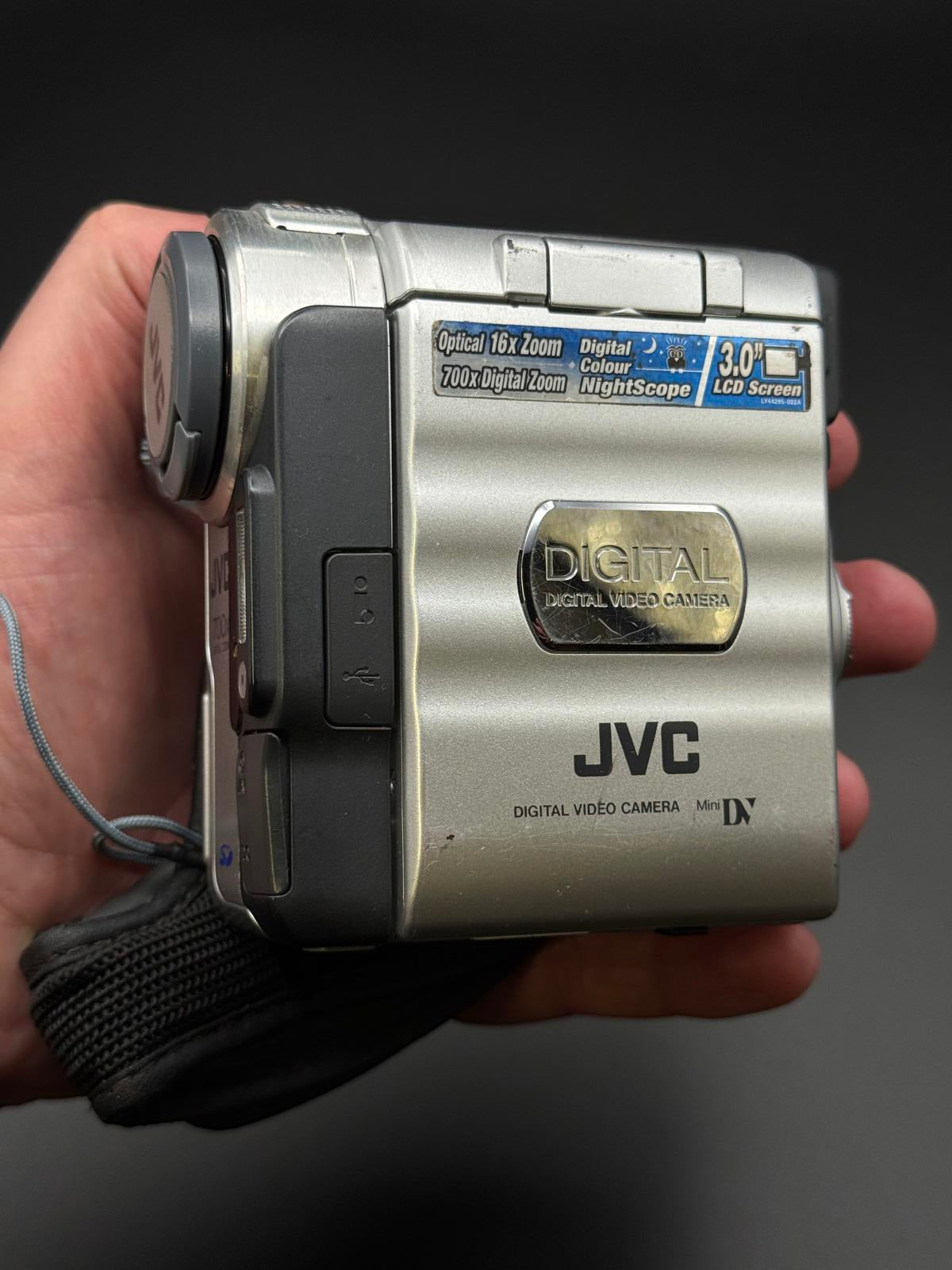 JVC GR-DX95EK Handheld MiniDV Camcorder Silver - Untested