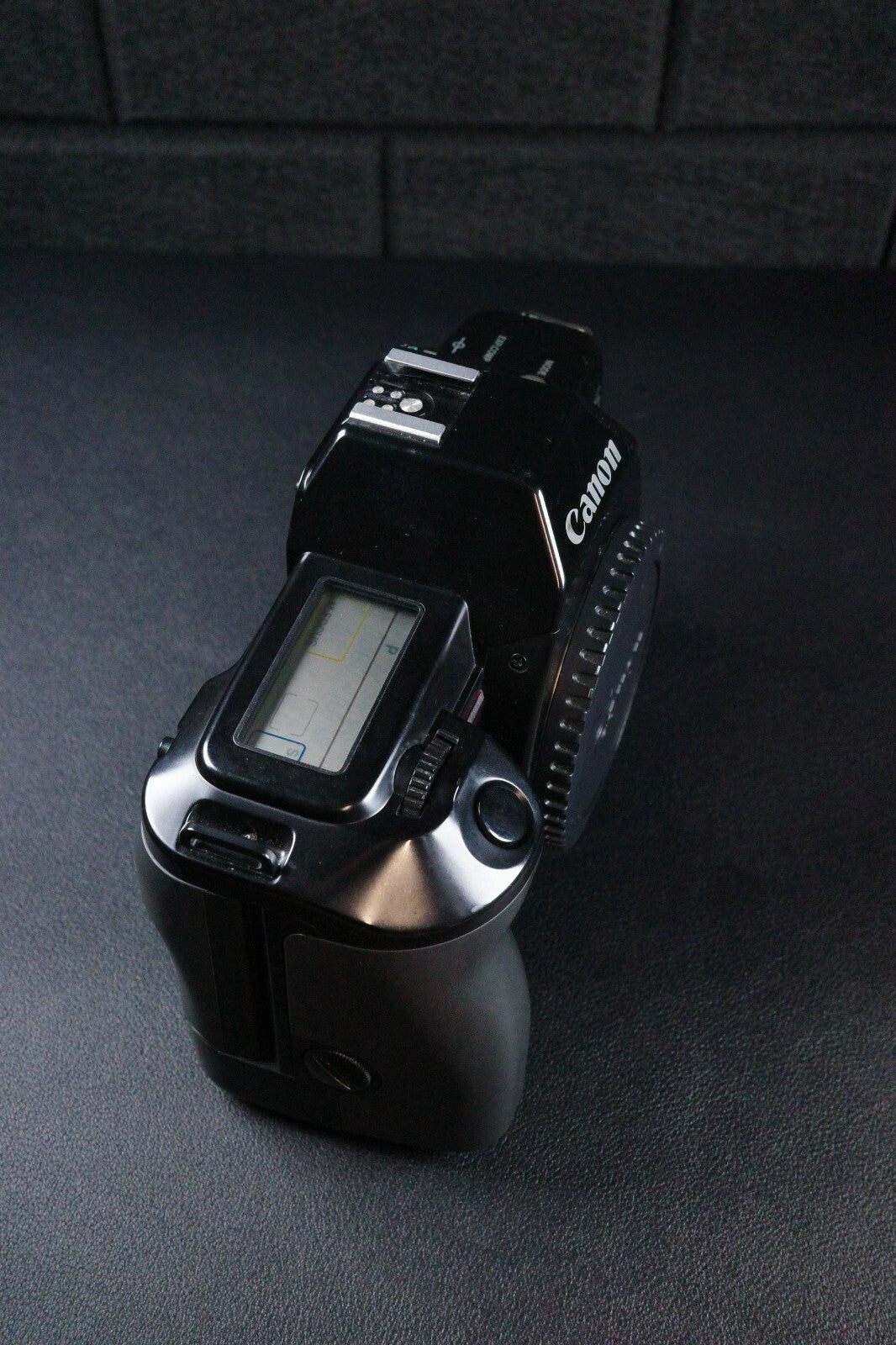 Canon EOS 650 Vintage 1980's 35mm SLR Film Camera Body Only - Tested & Working