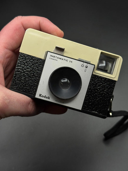 Vintage 1960's Kodak Instamatic 25 Retro 126 Film Camera - Winds & Fires