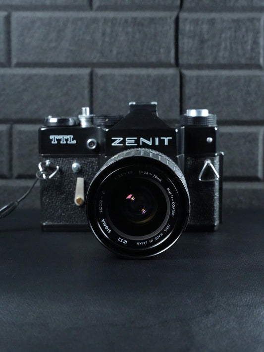 Zenit TTL Vintage 1980's 35mm Film Camera + Sigma 28-70mm (Faulty Light Meter)