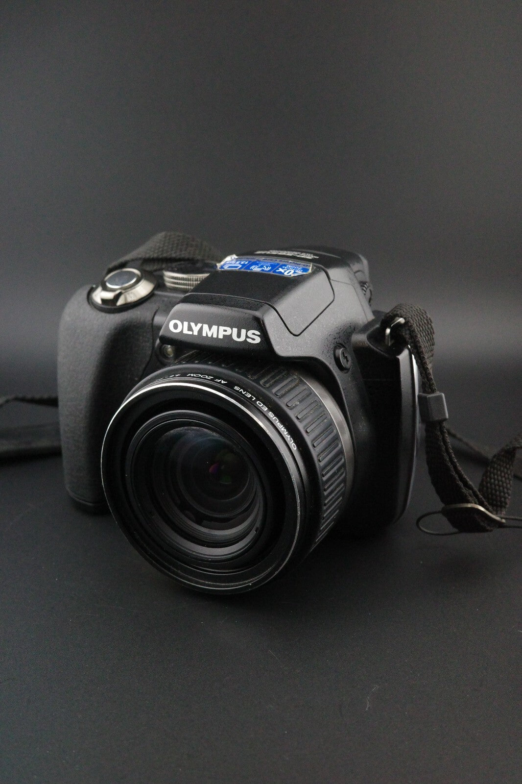 Olympus SP-565UZ 10MP CCD 20x Zoom Digital Camera + Batteries Tested & Working