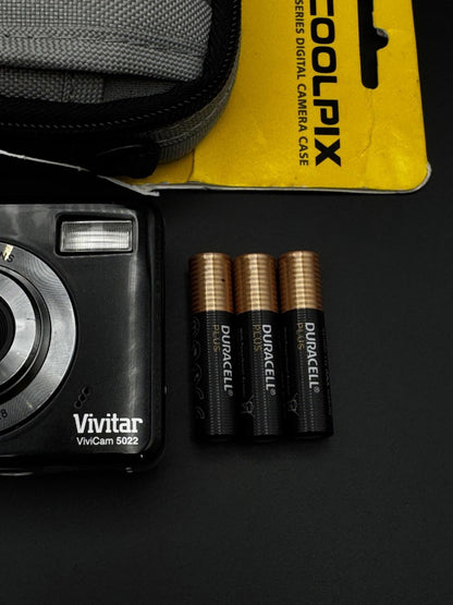 Vivitar Digital Camera Vivicam 5022 5.1MP + Case & Batteries - Fully Working