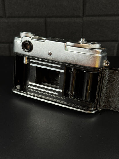 Yashica J Vintage 1960's 35mm Film Rangefinder Camera + Case - Tested & Working