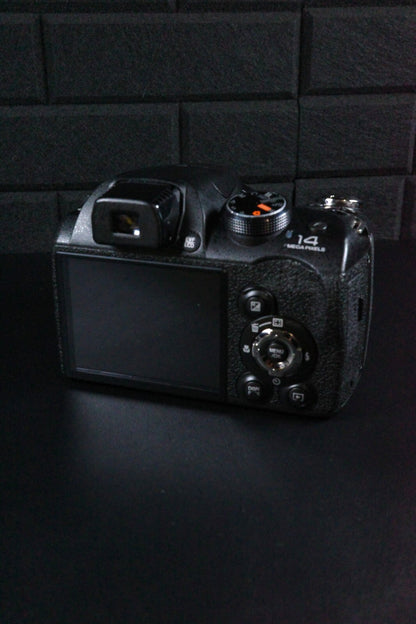 Fujifilm FinePix S4900 14MP Digital Bridge Camera 30x Zoom, Batteries - Working