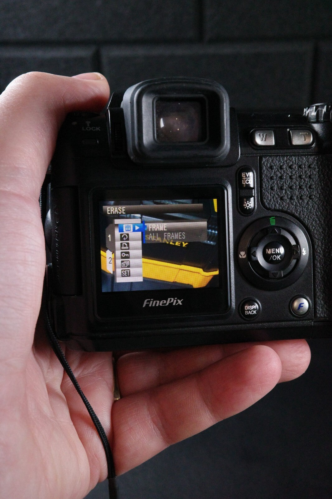 Fujifilm FinePix S5600 5.1MP Digital Bridge Camera + 1GB XD Card Tested Working