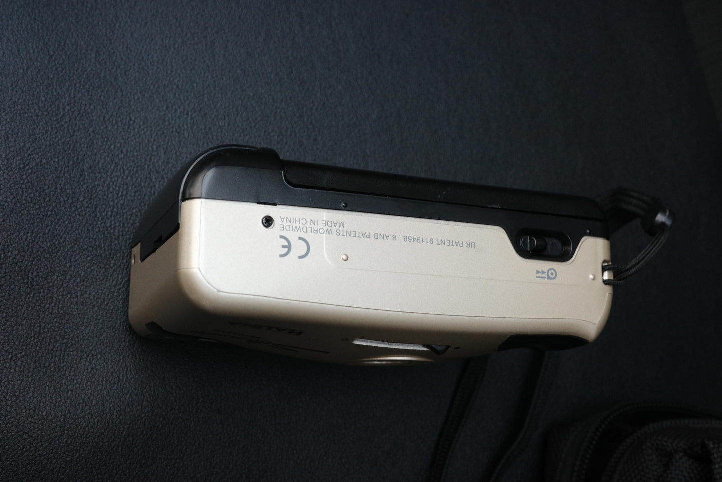 Halina Silhouette Sensor 35mm Film Camera Point & Shoot + Case - Fully Working