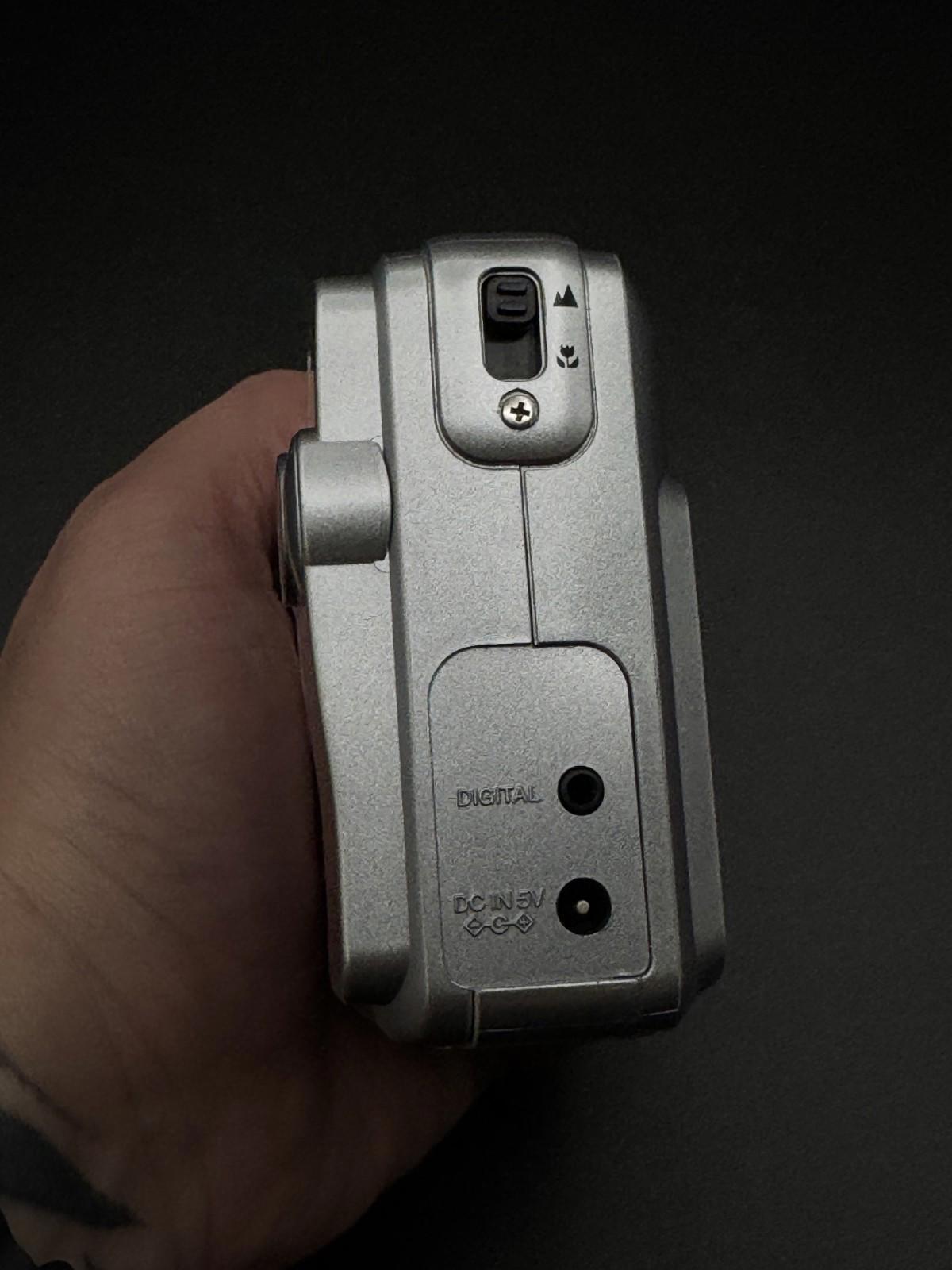 Fujifilm MX-1200 1.3MP Digital Camera + Batteries & Memory Card - Fully Working