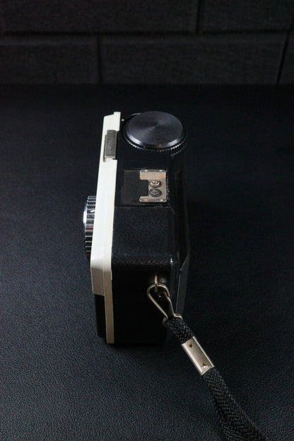 Vintage 1960's Kodak Instamatic 33 Film Camera - Made in England - Working