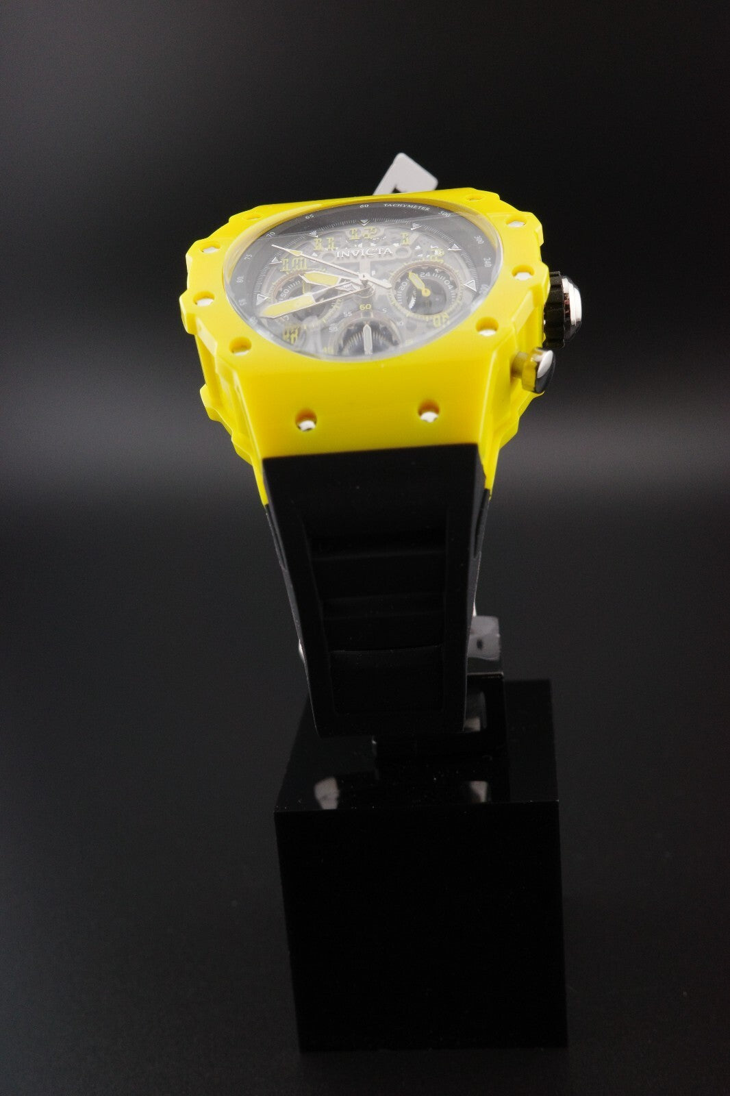 Invicta Racing Vaulthan 69667 Men’s Watch 44mm Yellow Black - Brand New & Boxed