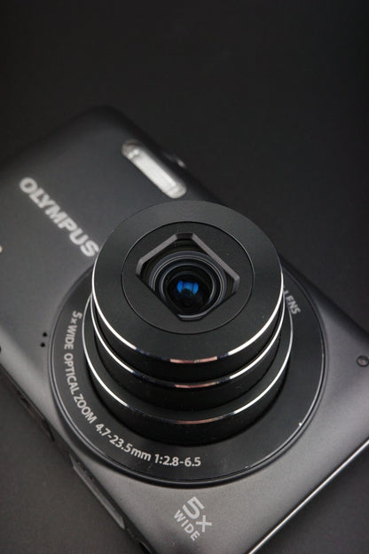 Olympus VG-120 14MP CCD Digital Camera + New Battery / Charger Tested & Working