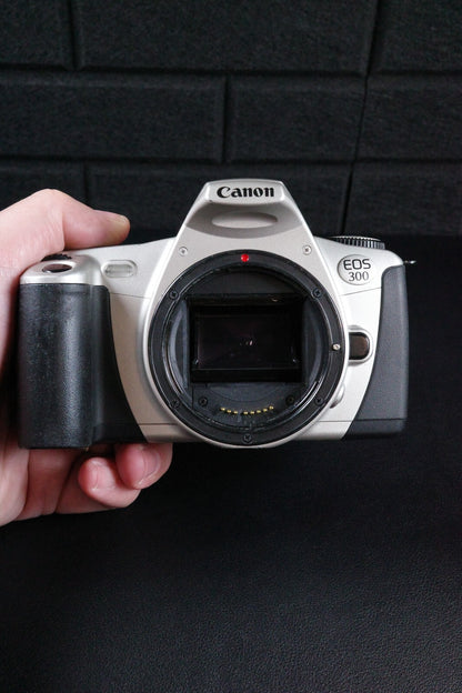 Vintage Canon EOS 300 35mm SLR Film Camera + 28-90mm Zoom Lens Tested & Working