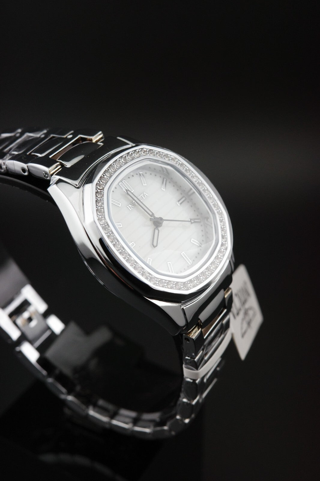 New Boxed Invicta Wildflower 001-GA-L-500 Ladies 32mm Silver Tone Bracelet Watch