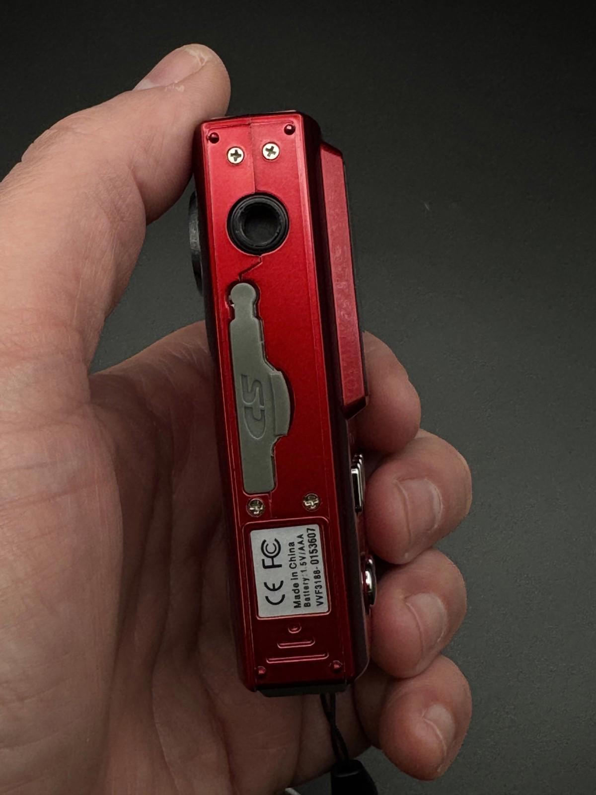 Vivitar Vivicam 3188 Red Digital Camera 3.1MP - Box, Case + Batteries - Working