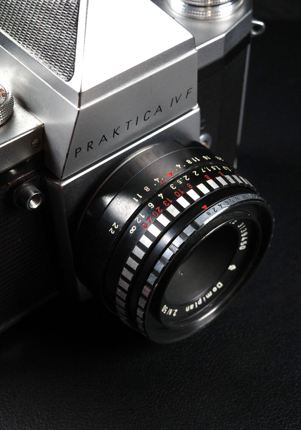 Vintage Praktica IV F 35mm Film Camera & 50mm f/2.8 Lens - Faulty (Read Details)