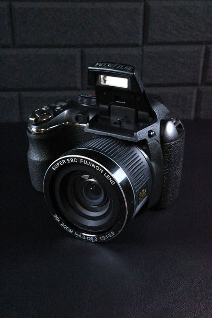 Fujifilm FinePix S4900 14MP Digital Bridge Camera 30x Zoom, Batteries - Working