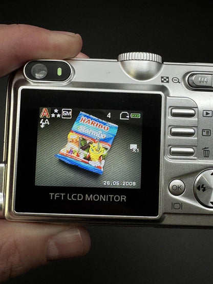 Vivitar ViviCam 5385 Digital Camera 5.0MP 3x Zoom + Batteries - Tested & Working