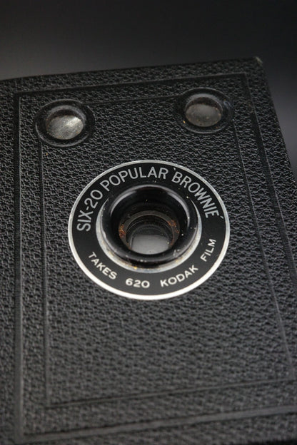 Kodak Six-20 Popular Brownie Vintage 1940's 620 Film Box Camera Tested Working