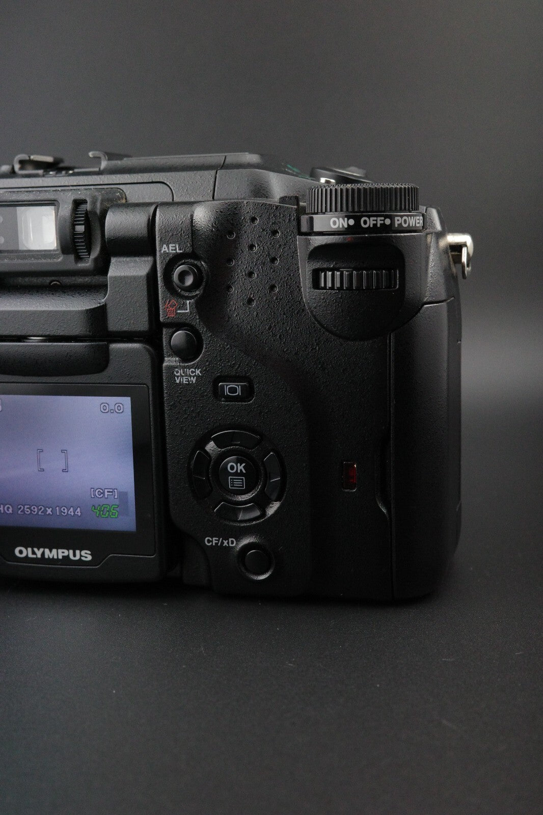 Olympus C-5060 Wide Zoom 5.1MP Camera + 512MB CF Card, New Battery and Bag