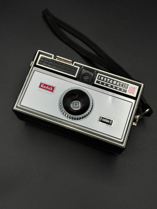 Vintage 1960's Kodak Instamatic 100 Compact 126 Film Camera - Not Working (C69)