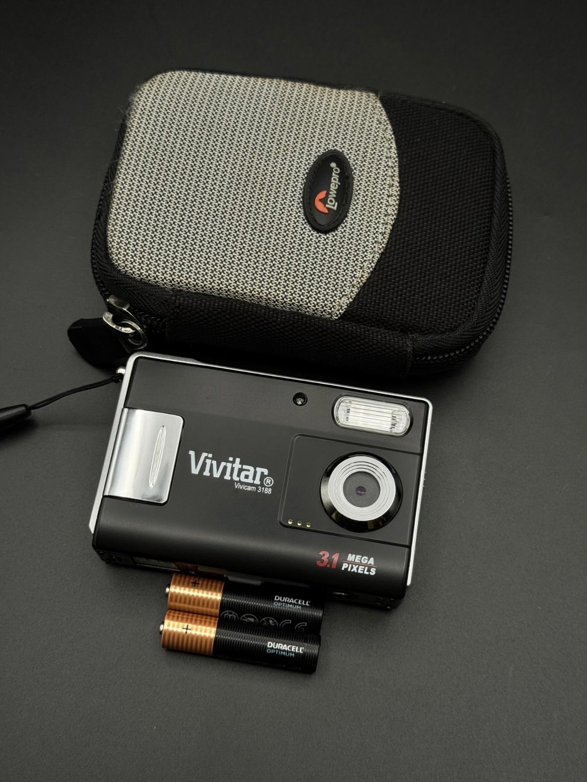 Fully Working Vivitar 3.1 Mega Pixels Compact Digital Camera + Case & Batteries