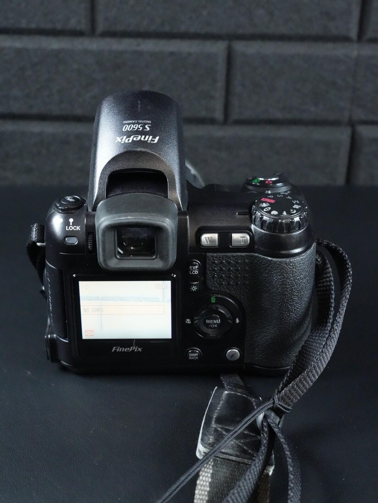 Fujifilm FinePix S5600 Compact Digital Bridge Camera 5MP 10x Zoom - Working