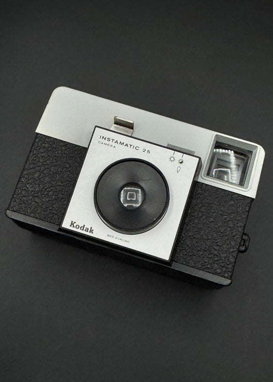 Vintage 1960's Kodak Instamatic 25 Retro 126 Film Camera - Winds & Fires (J211)