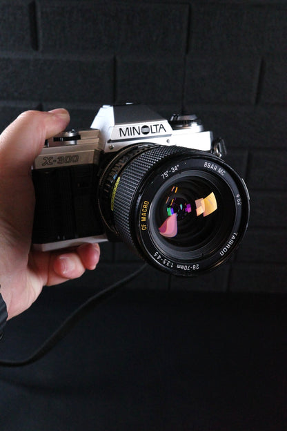 Working Minolta X-300 Vintage 1980's 35mm SLR Film Camera + Tamron 28-70mm Lens