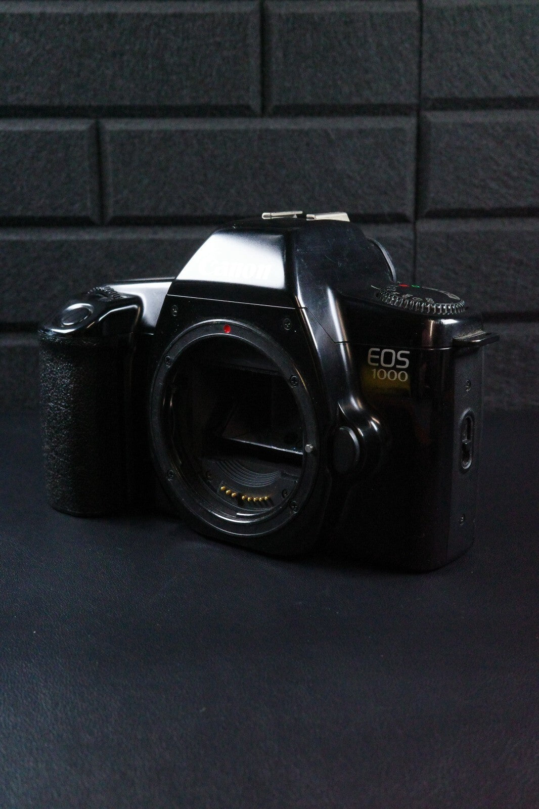 Canon EOS 1000 Vintage 1990's 35mm SLR Film Camera Body - Tested & Working