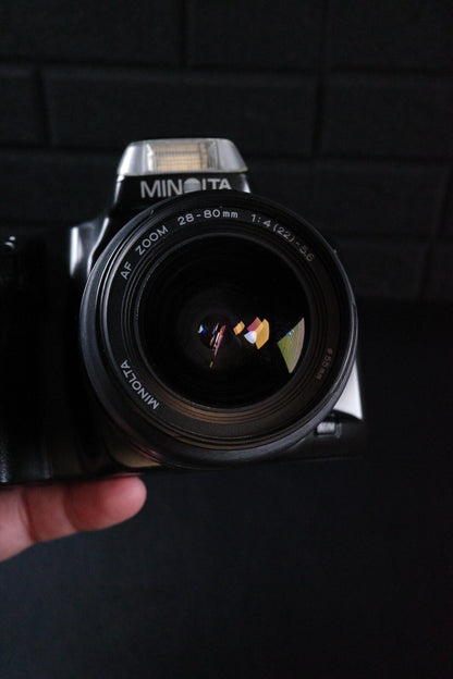 Minolta Dynax 300si Vintage 1990's 35mm SLR Film Camera + 28-80mm Lens - Working