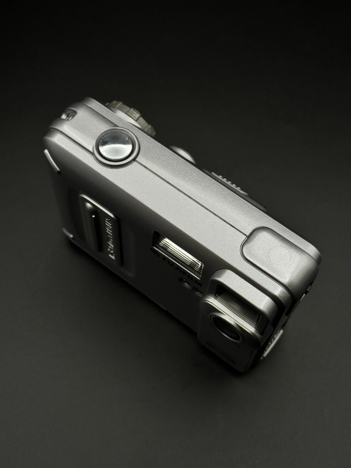 Fujifilm MX-1200 1.3MP Digital Camera + Batteries & Memory Card - Fully Working