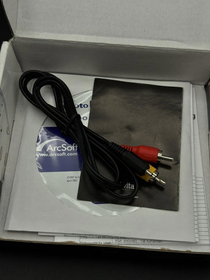 Vivitar Vivicam 3188 3.1MP Compact Digital Camera + Batteries - Boxed & Working