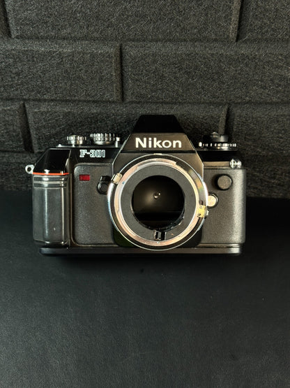 Nikon F-301 35mm Film SLR Camera + Tamron 35-200mm Zoom Lens - Tested & Working