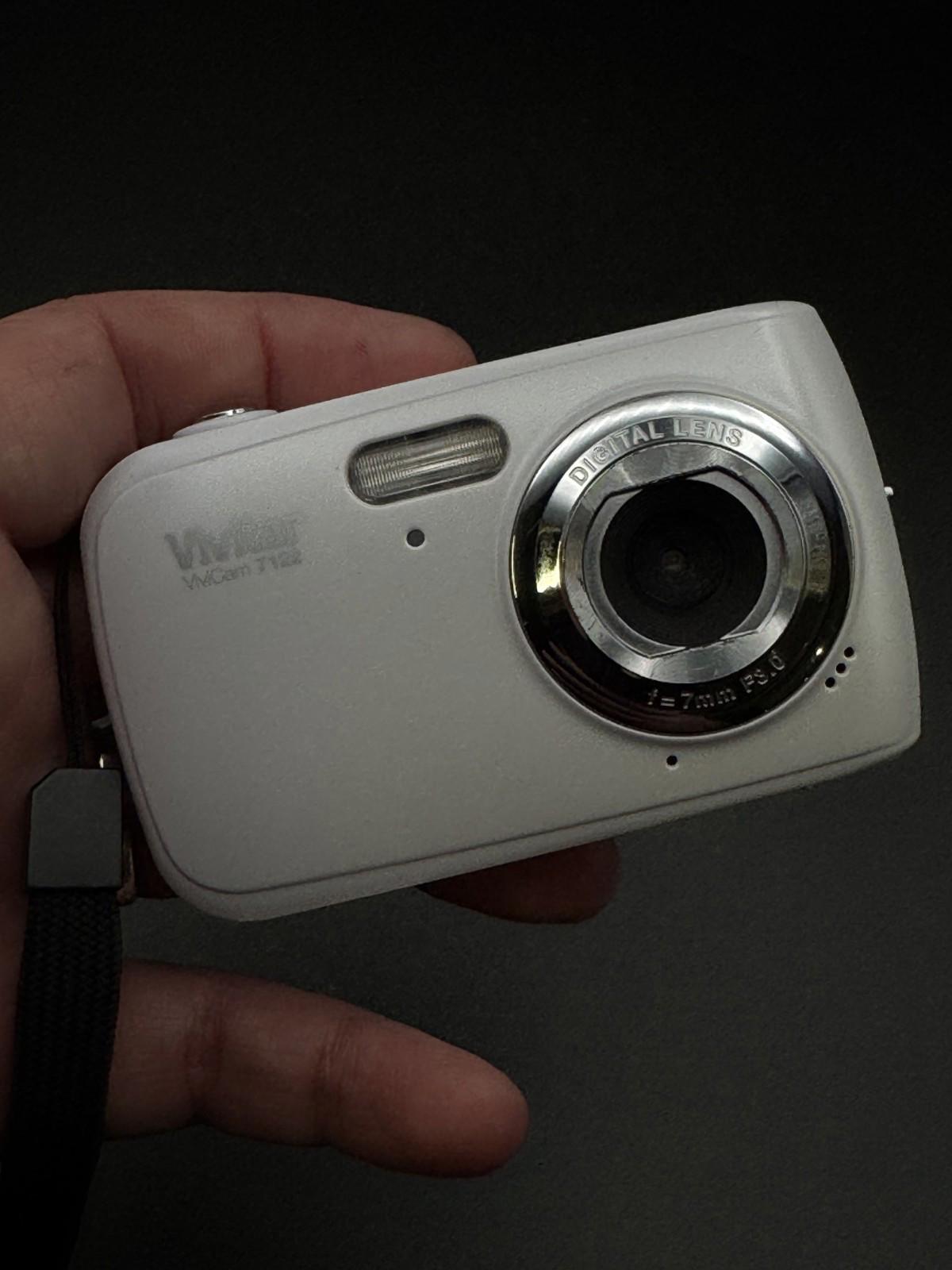 Vivitar Vivicam 7122 Digital Camera 7.1 MP + Batteries Tested and Fully Working