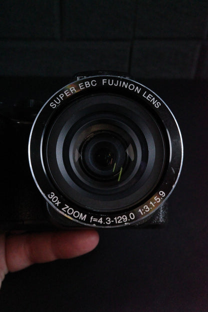 Fujifilm FinePix S4900 14MP Digital Bridge Camera 30x Zoom, Batteries - Working