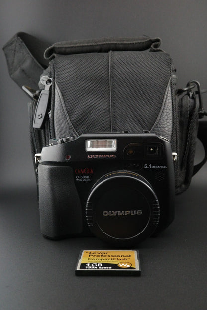 Olympus C-5060 Wide Zoom 5.1MP Digital Camera, 1GB Lexar CF Card & Bag - Working