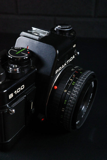 Praktica B200 Electronic 35mm Film Camera + Pentacon 50mm f2.4 Lens - Working