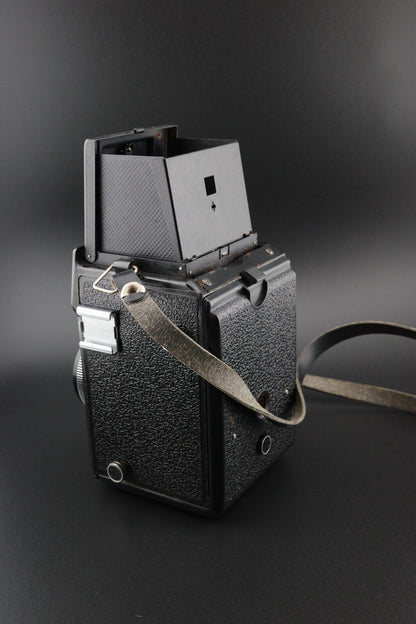 Lomo Lubitel 166B Vintage 1980's 120 TLR Film Camera 75mm f/4.5 Tested & Working