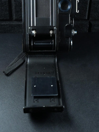 Zenit EM Vintage 35mm SLR Film Camera Body Only - Faulty Light Meter (Z550)