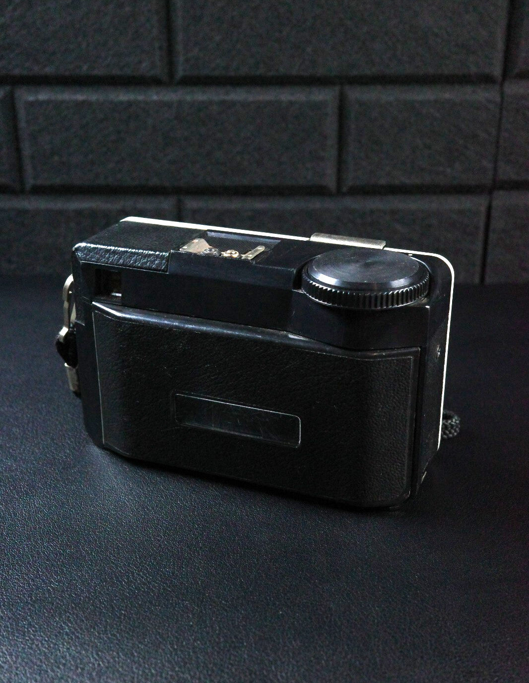 Vintage 1960's Kodak Instamatic 33 Film Camera - Made in England - Working