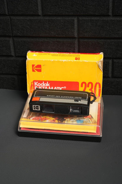 Kodak Instamatic 230 Vintage 1970's Film Camera Boxed - Faulty (H310)